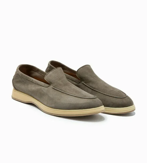 Aq-D-coast-mole-suede-pair-alligned
